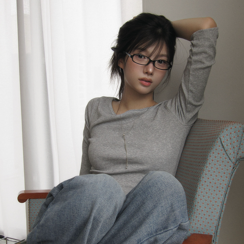 [MODIMOOD] Momu Basic Daily Slim Neck T-shirt