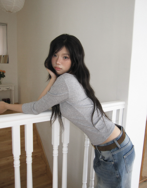 [MODIMOOD] Momu Basic Daily Slim Neck T-shirt