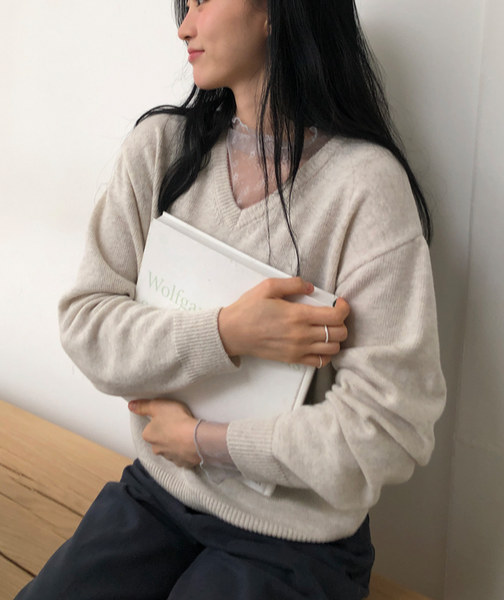 [FROM BEGINNING][MADE] Mercy Basic V-Neck Knitwear