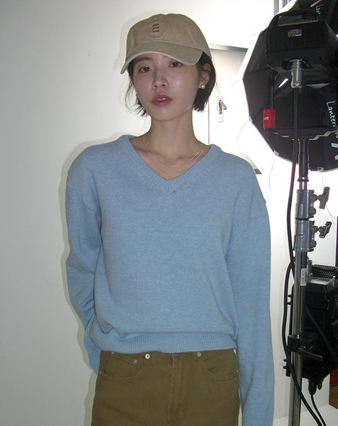 [FROM BEGINNING][MADE] Mercy Basic V-Neck Knitwear