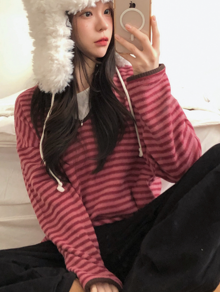 [SHOPPERLAND] Thick Stripe V-neck Napping Long-Sleeved T-shirt