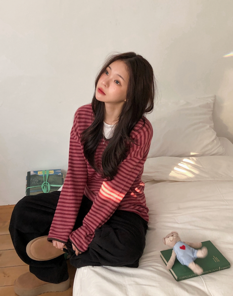 [SHOPPERLAND] Thick Stripe V-neck Napping Long-Sleeved T-shirt
