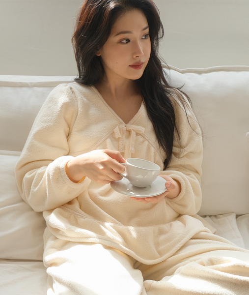 [Juuneedu] Rouny Lace Fleece Pyjamas Set