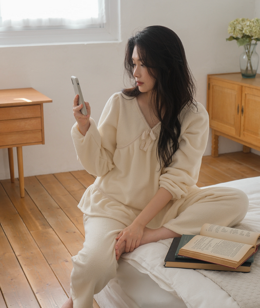 [Juuneedu] Rouny Lace Fleece Pyjamas Set