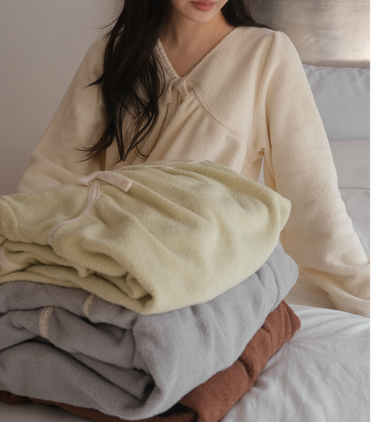 [Juuneedu] Rouny Lace Fleece Pyjamas Set