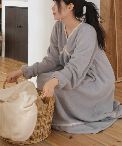 [Juuneedu] Rouny Lace Fleece Pyjamas Set