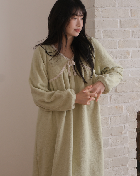[Juuneedu] Rouny Lace Fleece Pyjamas Set