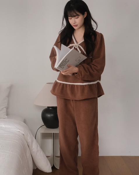 [Juuneedu] Rouny Lace Fleece Pyjamas Set