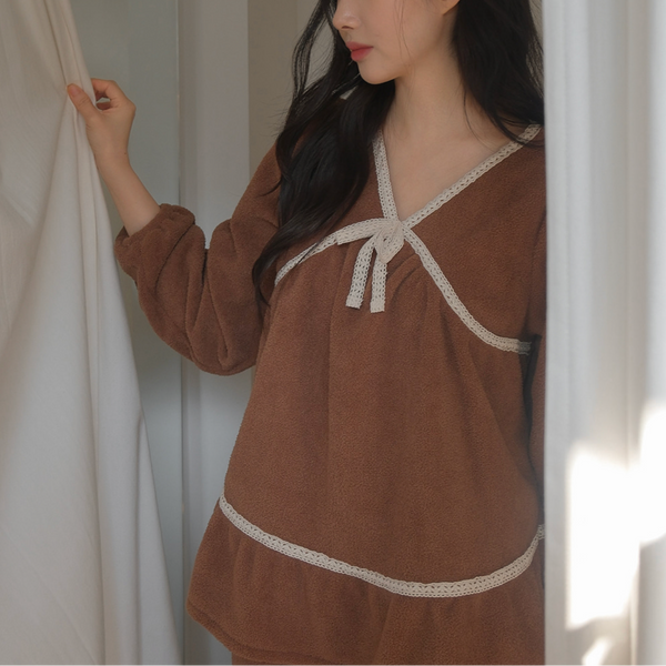 [Juuneedu] Rouny Lace Fleece Pyjamas Set