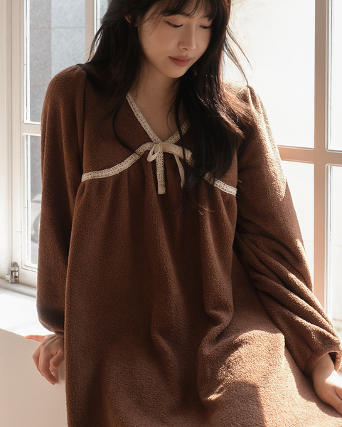 [Juuneedu] Rouny Lace Fleece Pyjamas Set
