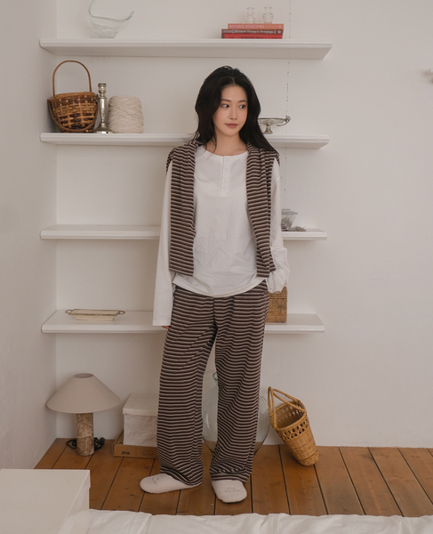 [Juuneedu] Toffee Nut Stripe Embroidery Pyjamas Set