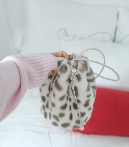 [MINMIN] Bunny Fur Mini Bag Cream