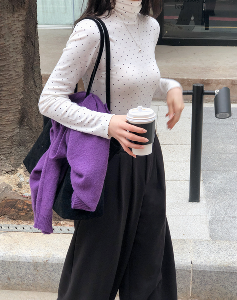 [SHOPPERLAND] Slim Dot Turtleneck T-shirt