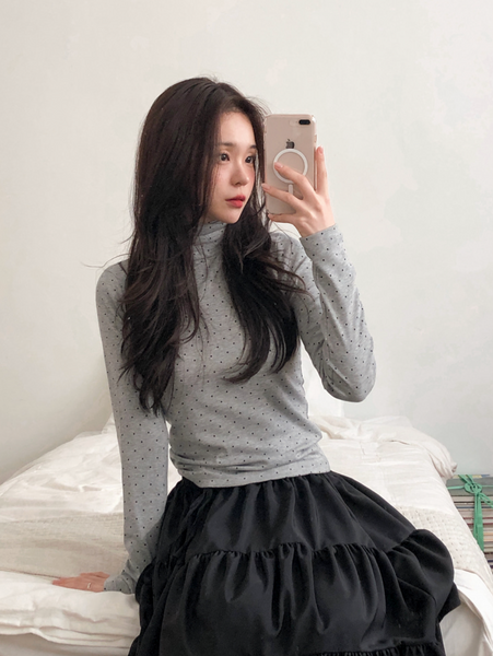 [SHOPPERLAND] Slim Dot Turtleneck T-shirt