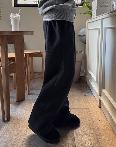 [SLOWAND] Winter Hug Fleece Training Pants
