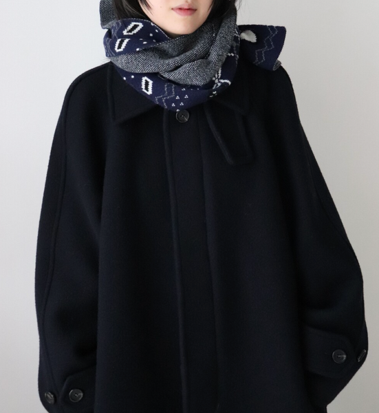 [hozumi] Seiho Cat Cashmere Scarf (Navy)