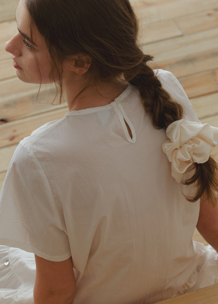 [DUNGEUREON] Dot Satin Scrunchie (Ivory)