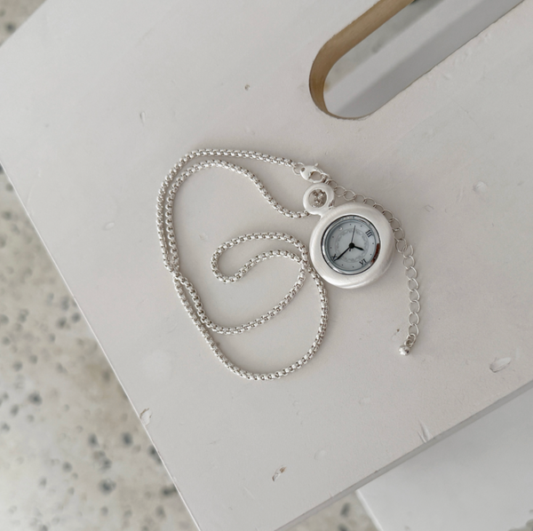 [Grumpy Stuff] Muted White Time Necklace