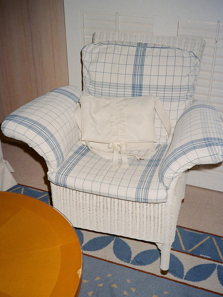 [ovuni] RUFFLE ENVELOPE BAG IVORY