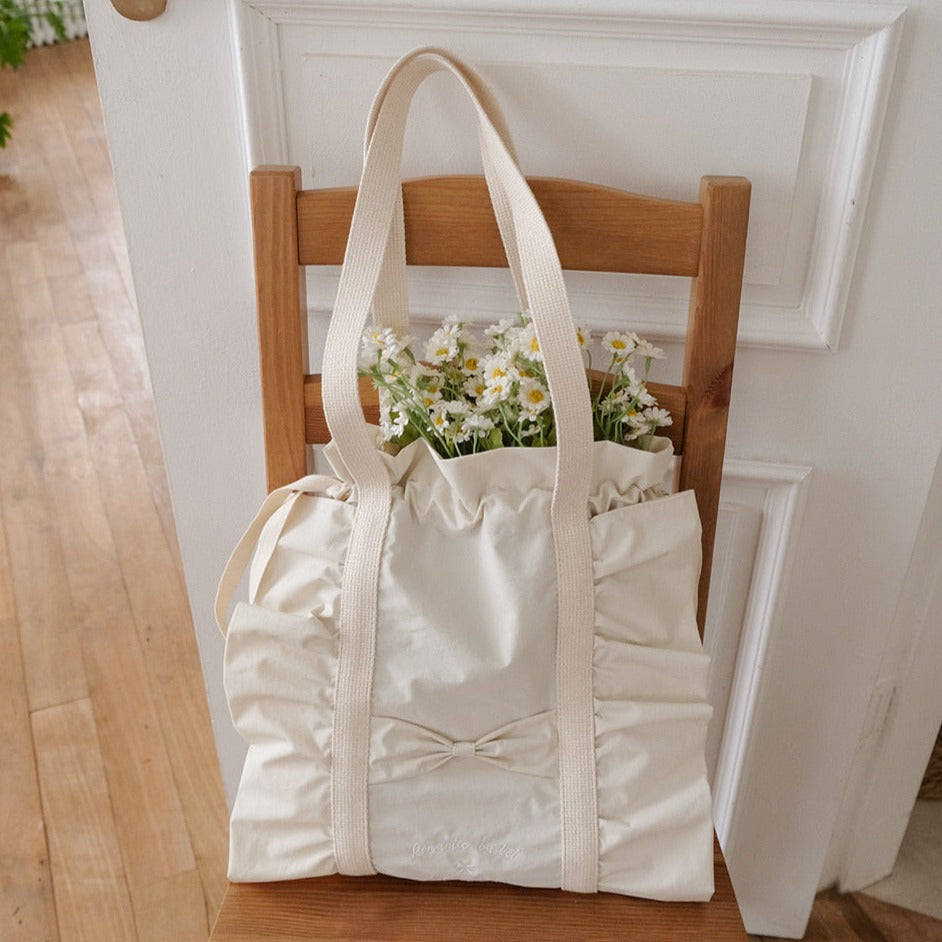 [ovuni] RUFFLE DRAWSTRING BAG (Ivory)