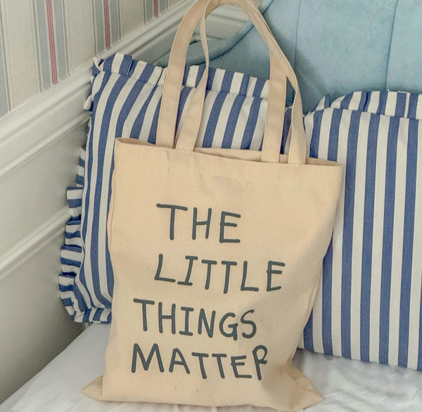 [liberte] The Little Things Matter Tote Bag | 文青風英文手寫帆布袋 (4色)