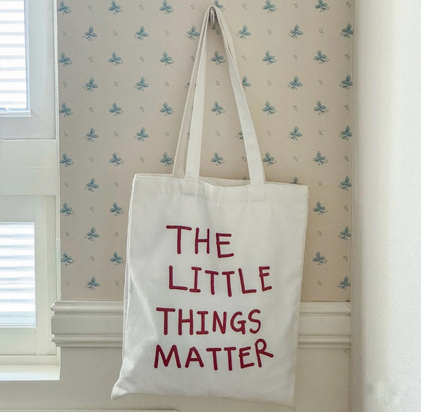 [liberte] The Little Things Matter Tote Bag | 文青風英文手寫帆布袋 (4色)