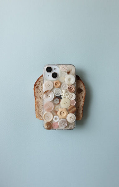 [neblinoso] Bread Pudding Button Case