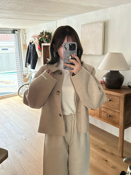 50% OFF!! (現貨) - ♡ o'pparel ♡ 90% Wool Short Handmade Coat