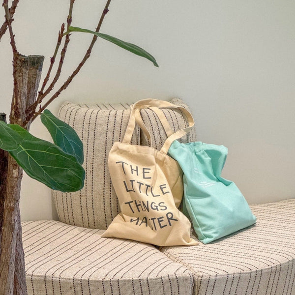 [liberte] The Little Things Matter Tote Bag | 文青風英文手寫帆布袋 (4色)