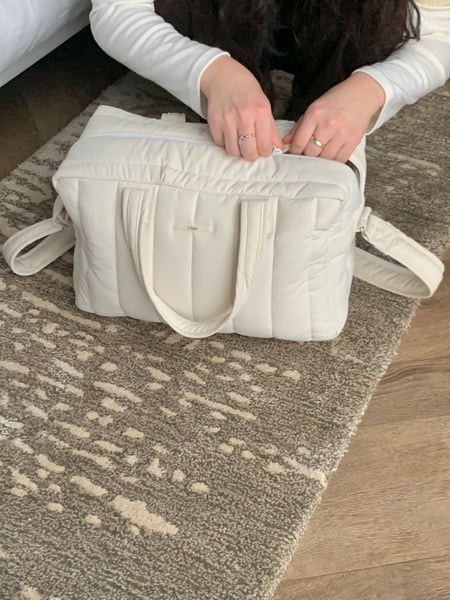 [OLIVET] Padded Cross Bag (White) (Pre-order)