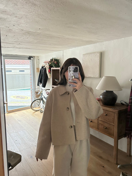 50% OFF!! (現貨) - ♡ o'pparel ♡ 90% Wool Short Handmade Coat