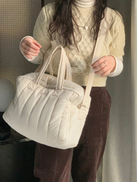 [OLIVET] Padded Cross Bag (White) (Pre-order)