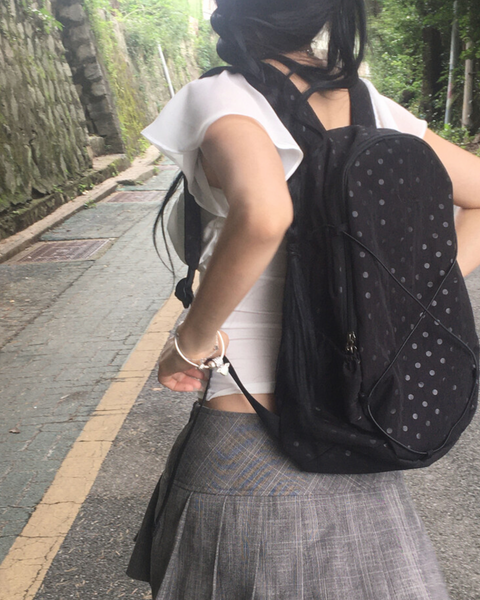 NUYET 韓國選物 圓潤澎鬆感黑色背包 香港預購