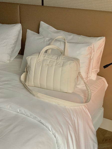 [OLIVET] Padded Cross Bag (White) (Pre-order)