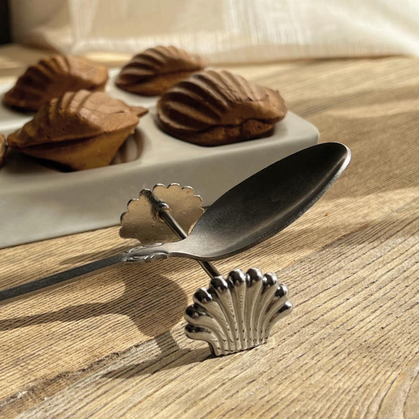 [Bracket Table] Vintage Shell Cutlery Rest (2pc)