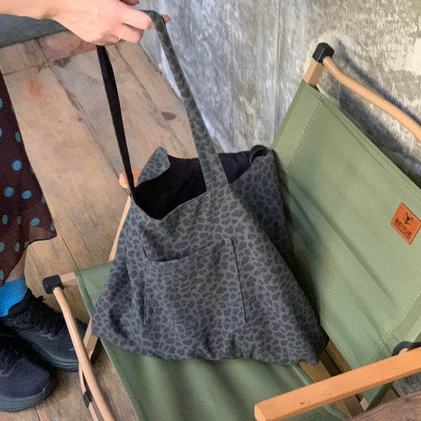 [olivet] Suede Reversible Bag (Grey Leopard) | 雙面麂皮灰豹紋托特包