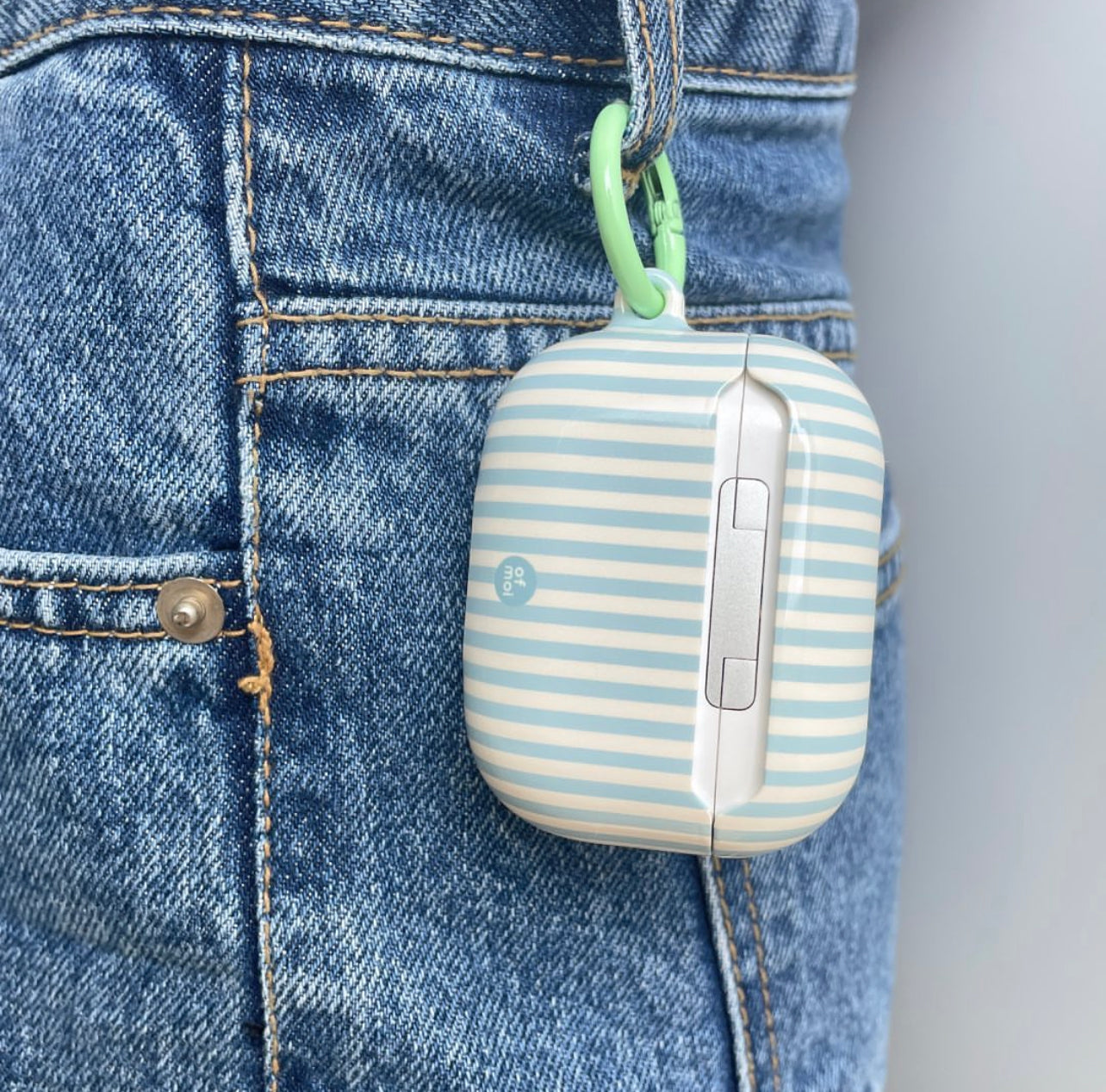 [ofmoi] Creamy Blue Airpods Case