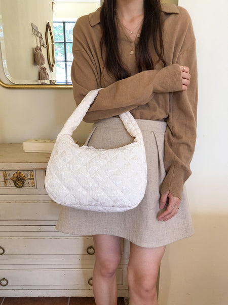 [ovuni] QUILTED HOBO BAG - SATIN IVORY