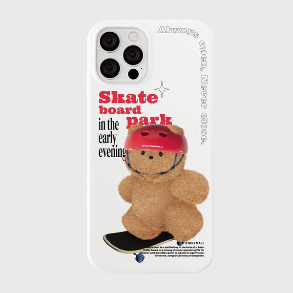 [THENINEMALL] Small Gummy Skateboarder Hard Phone Case (2 types)