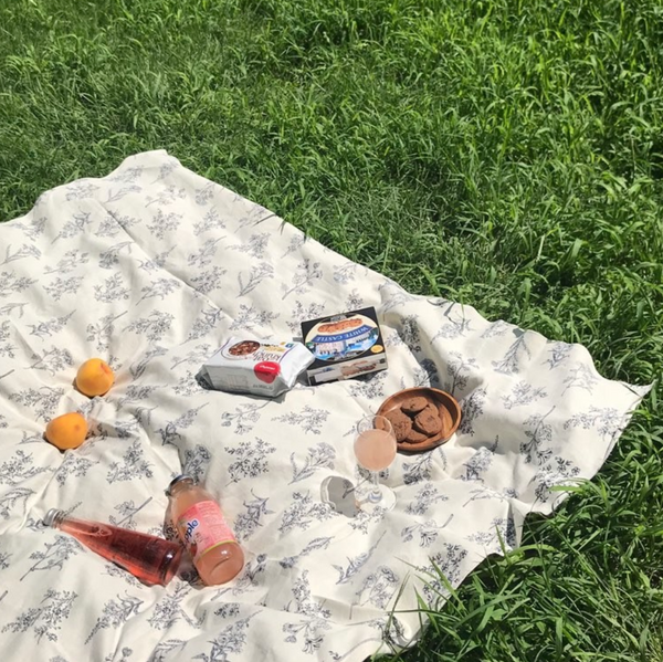 [ONMYOWN] Flower Picnic Mat