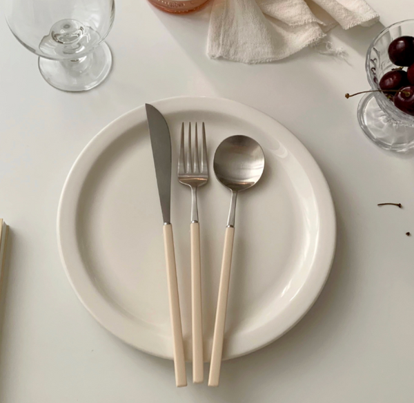 [THE ELEGANT TABLE] Dinner Cutlery