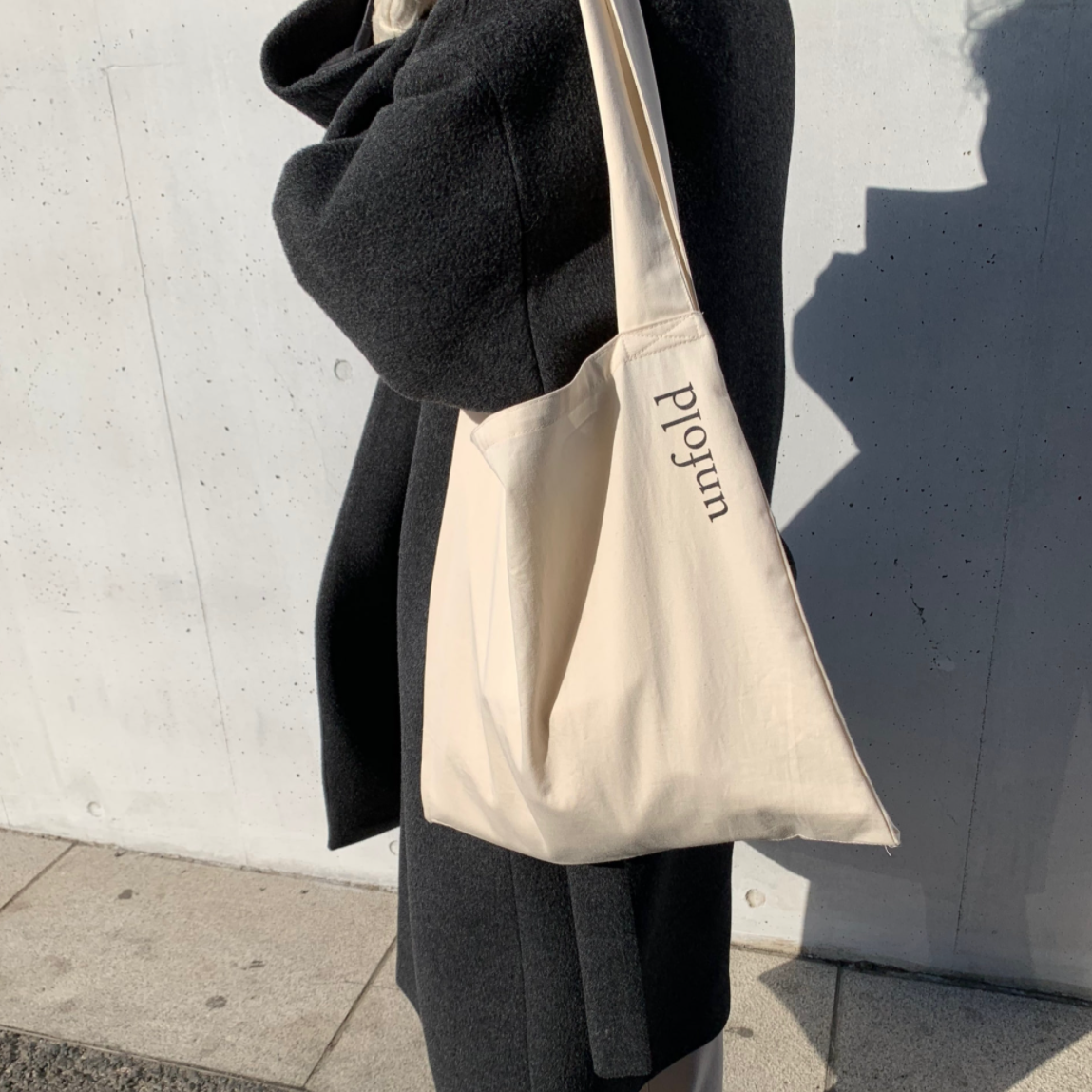 [unfold] unfold Logo Bag (Ivory)