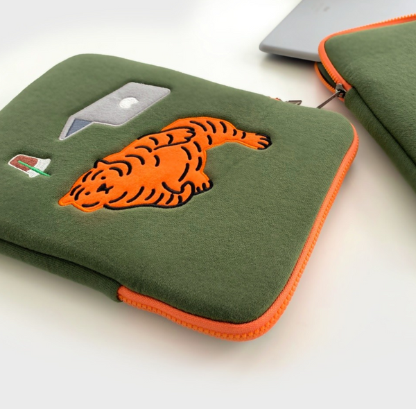 [MUZIK TIGER] Large Tiger Laptop Case/ Ipad Pouch