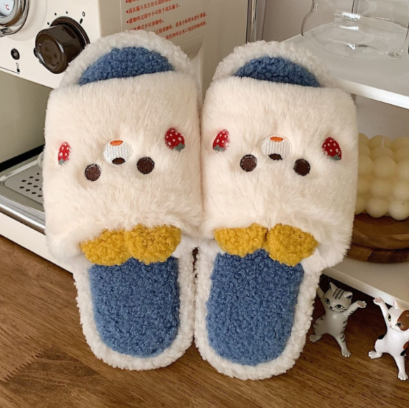 [DAY N MORE] Strawberry Bear Slippers
