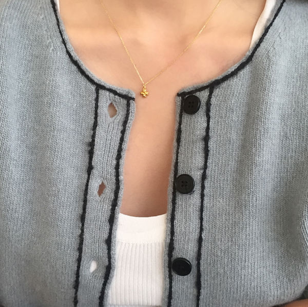 [moat] Petite Clover Necklace (Silver925)