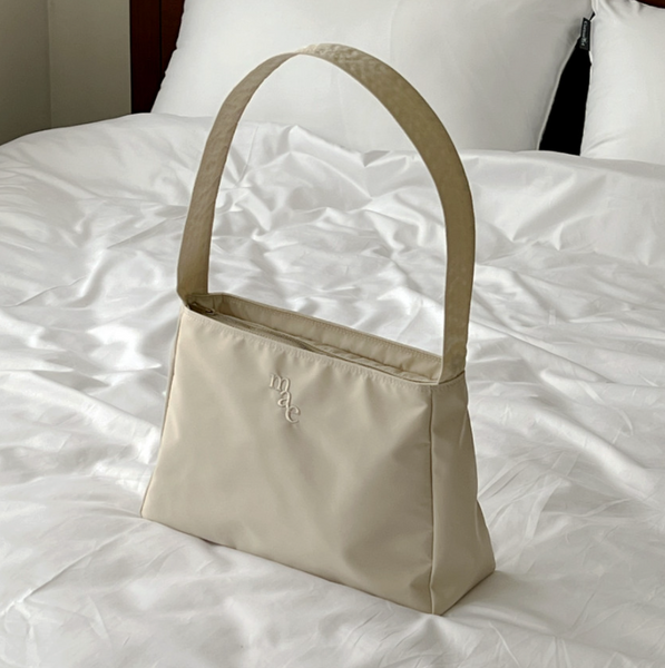 [mucu and ebony] Comfy Bag (Pale Ivory)