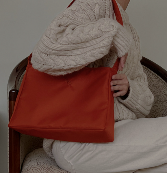 [mucu and ebony] Comfy Bag (Orange Red)