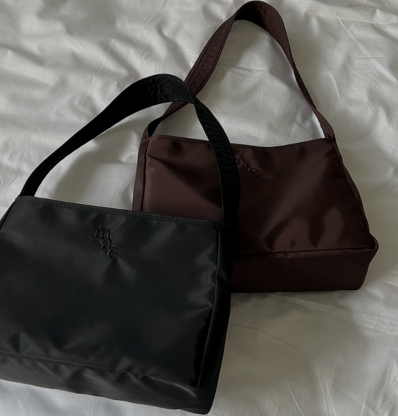 [mucu and ebony] Comfy Bag (Black)