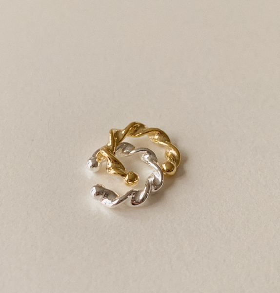 [DUNGEUREON] Bebe Twist Earcuff