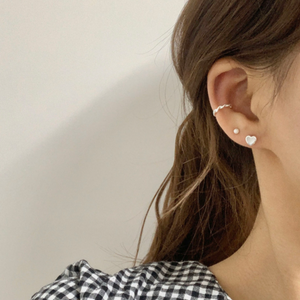 [DUNGEUREON] Bebe Twist Earcuff